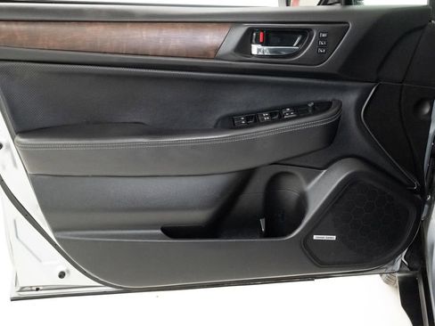 Used 2017 Subaru Outback 2.5i Limited image 9