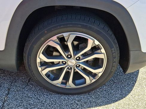 Certified 2021 GMC Terrain SLT AWD/4WD image 9