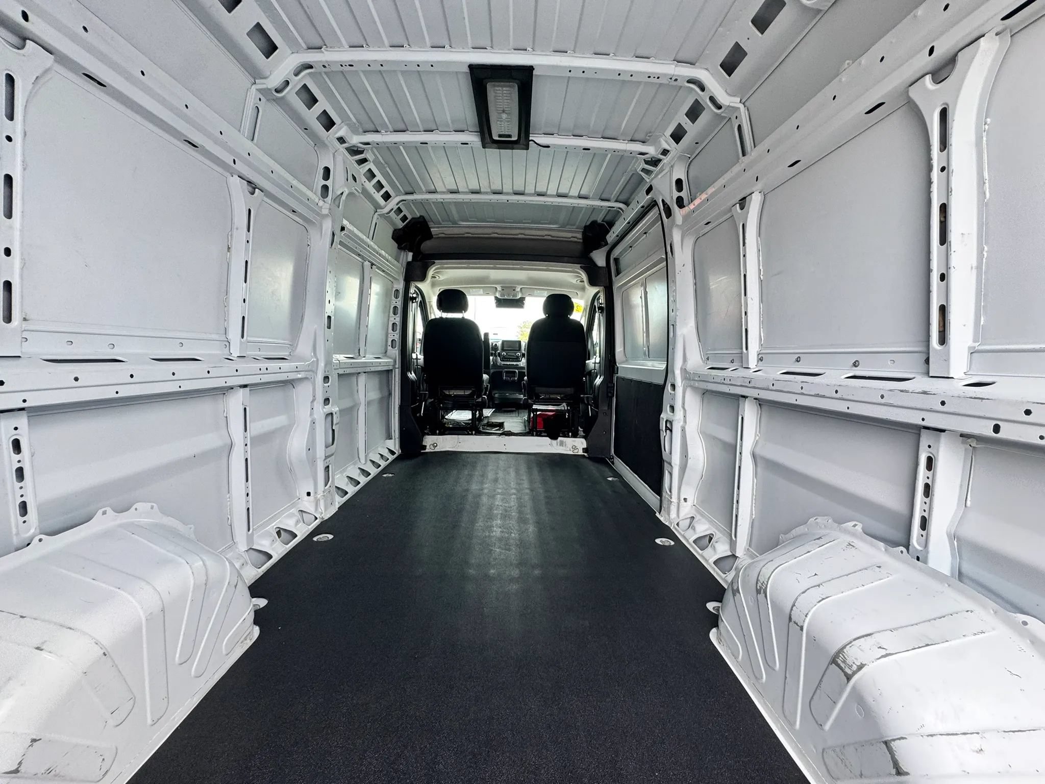 Used 2024 RAM ProMaster 2500 w/ Convenience Group FWD image 27