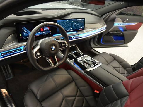 Used 2024 BMW 740i w/ M Sport Professional Package image 12