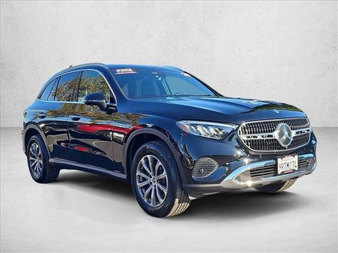 Certified 2025 Mercedes-Benz GLC 300 image 3