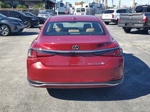 Used 2024 Lexus ES 250 w/ Premium Package image 6