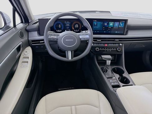 Used 2025 Hyundai Sonata SE image 23