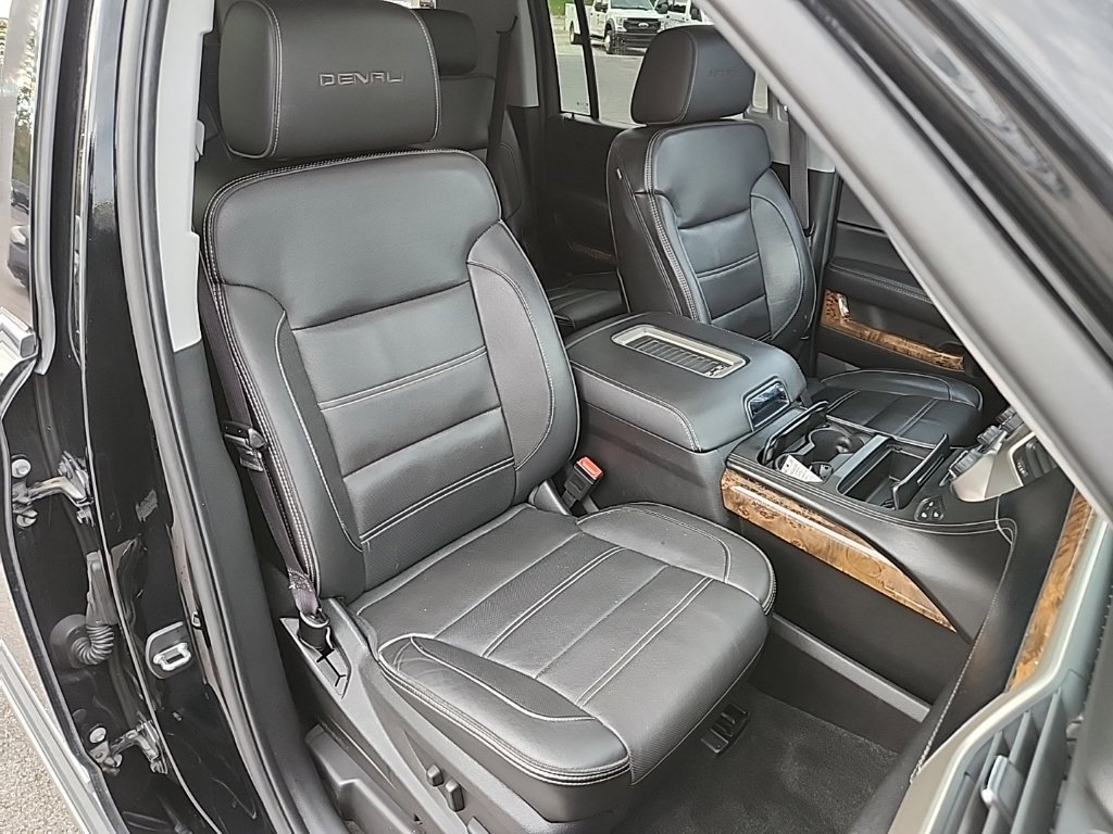 Used 2016 GMC Yukon XL Denali w/ Open Road Package AWD/4WD image 42