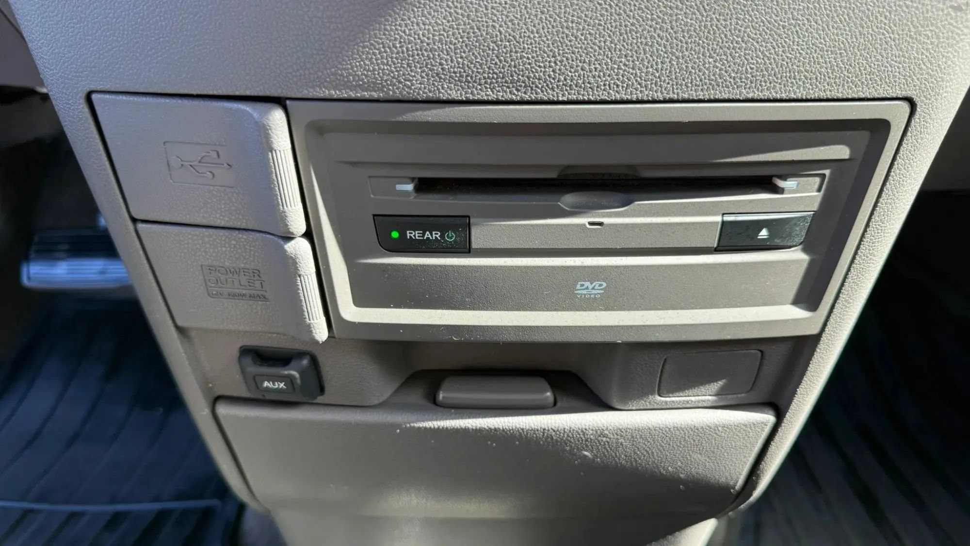 Used 2016 Honda Odyssey SE image 25