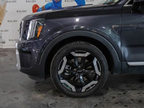 Used 2025 Kia Telluride S AWD/4WD image 17