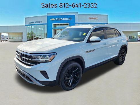 Used 2023 Volkswagen Atlas Cross Sport SE w/ Black Wheel Package AWD/4WD image 3