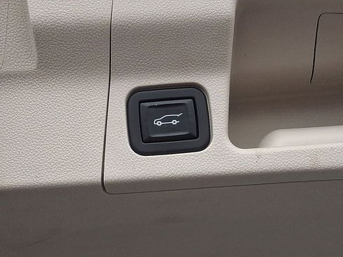 Used 2020 GMC Acadia Denali w/ Technology Package image 32