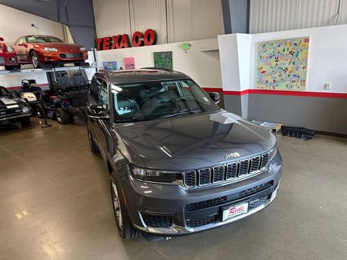 Used 2021 Jeep Grand Cherokee L Limited w/ Trailer Tow Package image 12