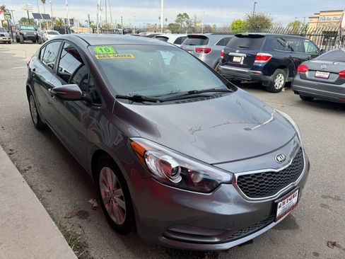 Used 2016 Kia Forte LX w/ LX Popular Plus Package image 4