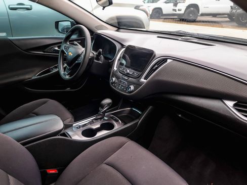 Used 2022 Chevrolet Malibu LT FWD image 3