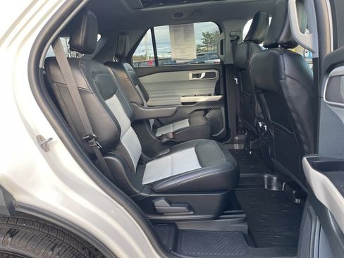 Used 2023 Ford Explorer XLT w/ Equipment Group 202A image 28