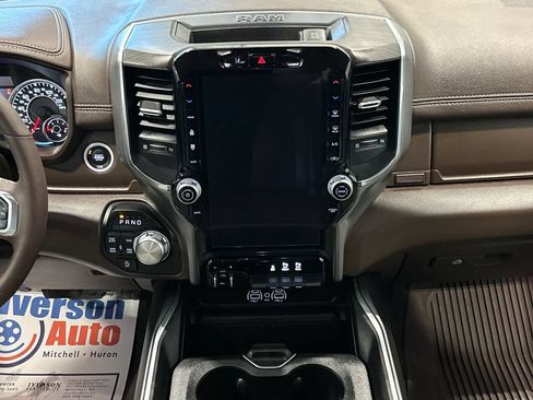 Used 2025 RAM 1500 Laramie AWD/4WD image 30