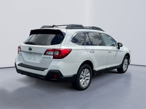 Used 2018 Subaru Outback 2.5i Premium image 5