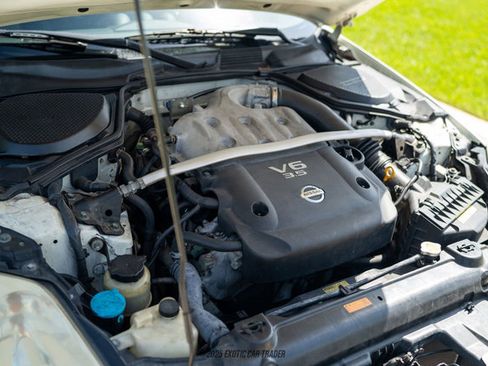 Used 2004 Nissan 350Z Touring w/ Cargo Convenience Pkg image 16