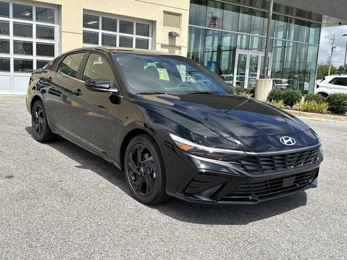 New 2026 Hyundai Elantra SEL Sport Premium FWD image 2
