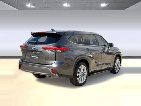 Used 2020 Toyota Highlander Limited image 9