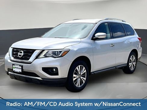 Used 2019 Nissan Pathfinder SV AWD/4WD image 3