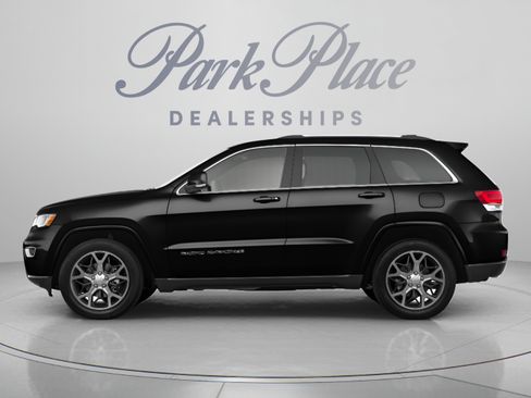 Used 2018 Jeep Grand Cherokee Limited w/ Luxury Group II RWD image 2