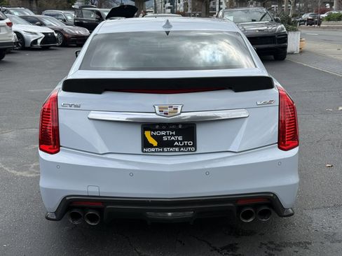 Used 2018 Cadillac CTS V w/ Carbon Fiber Package image 9