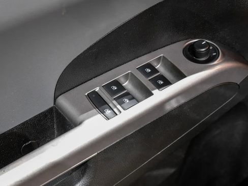 Used 2019 Chevrolet Sonic Premier FWD image 41