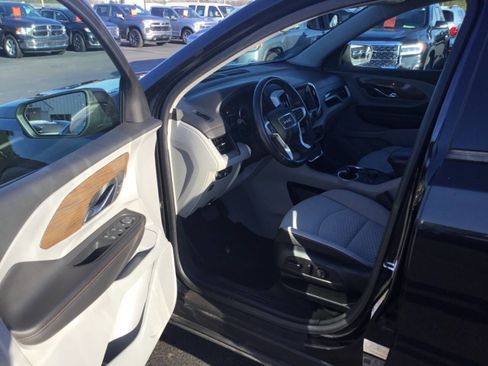 Used 2019 GMC Terrain SLE w/ GMC Pro Grade Package image 9