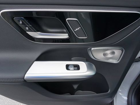 Certified 2025 Mercedes-Benz GLC 300 4MATIC image 42