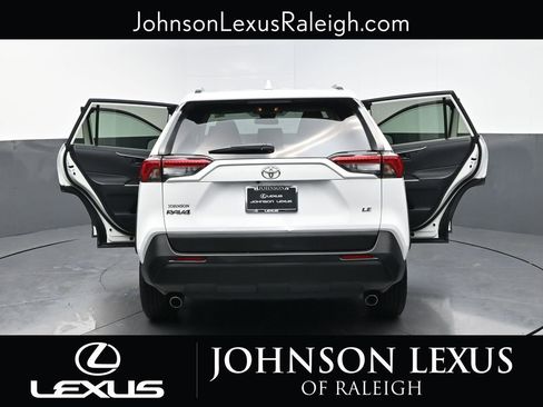 Used 2020 Toyota RAV4 LE FWD image 25
