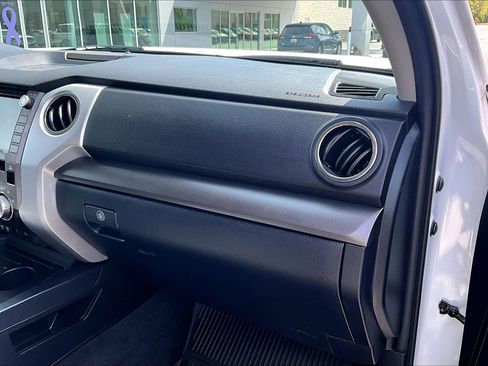 Used 2020 Toyota Tundra SR5 w/ SR5 Convenience Package image 17