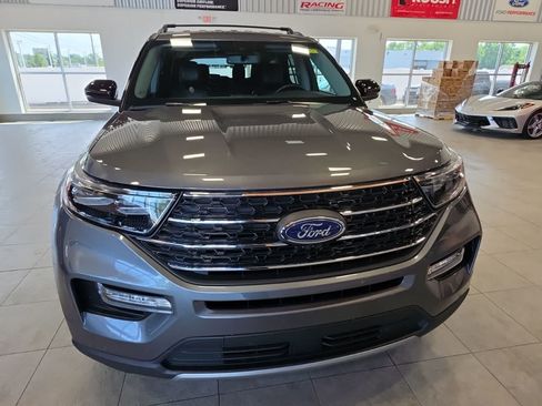 Used 2023 Ford Explorer XLT w/ Equipment Group 202A AWD/4WD image 3