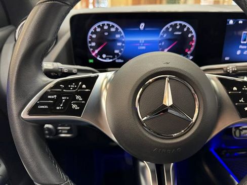 Used 2025 Mercedes-Benz GLA 250 image 18