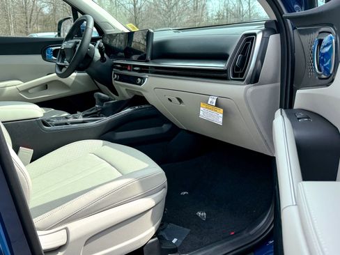 New 2026 Kia Sorento S w/ S Panoramic Sunroof Package AWD/4WD image 11