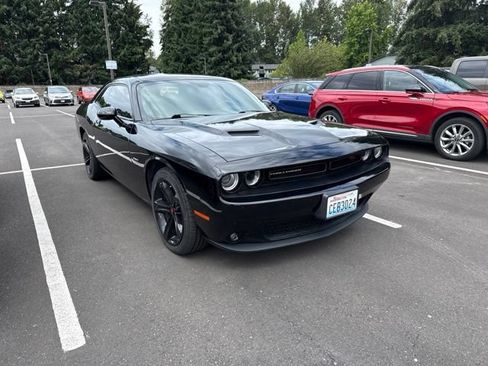 Used 2017 Dodge Challenger R/T RWD image 2