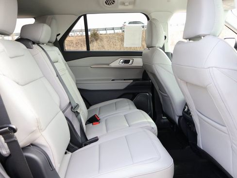 New 2026 Ford Explorer Active w/ Active Comfort Package AWD/4WD image 13