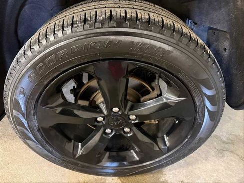 Certified 2020 Jeep Grand Cherokee Laredo w/ Quick Order Package 2BN North image 9