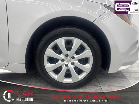 Used 2023 Toyota Corolla LE image 8