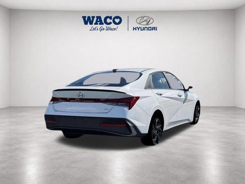 New 2026 Hyundai Elantra SEL FWD image 9