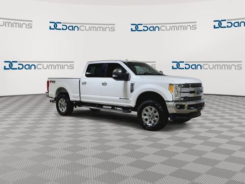 Used 2017 Ford F250 Lariat w/ Lariat Ultimate Package AWD/4WD image 2