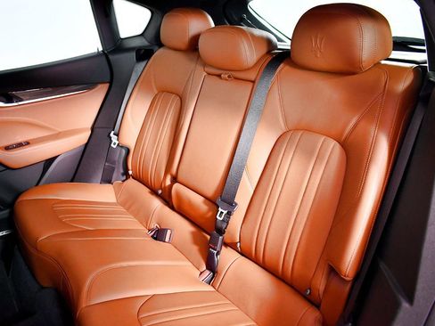 Used 2021 Maserati Levante image 49