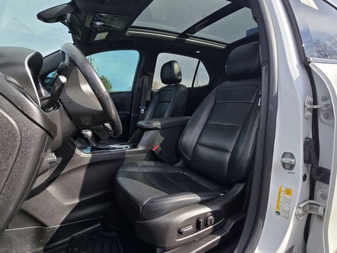 Used 2018 Chevrolet Equinox LT w/ Sun & Infotainment Package image 13