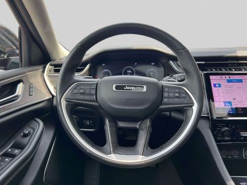 Certified 2022 Jeep Grand Cherokee L Limited AWD/4WD image 11