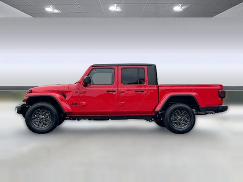 New 2025 Jeep Gladiator Sport image 2