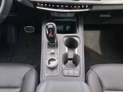 Used 2025 Cadillac XT4 Sport FWD image 17
