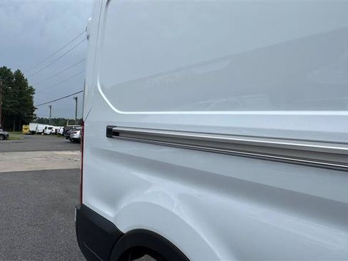 Used 2023 Ford E-Transit Medium Roof RWD image 21