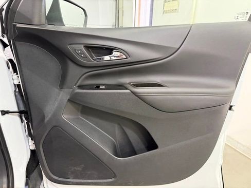 Used 2023 Chevrolet Equinox Premier image 26