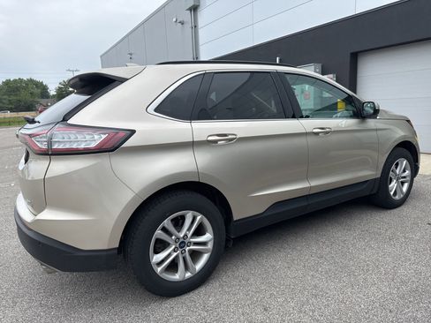 Used 2018 Ford Edge SEL w/ Equipment Group 201A FWD image 3