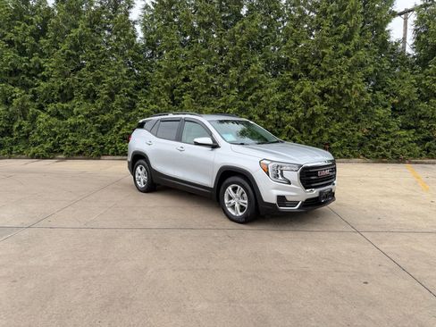 Used 2022 GMC Terrain SLE w/ Driver Convenience Package AWD/4WD image 1