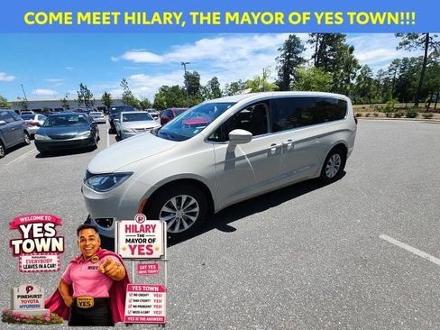 Used 2019 Chrysler Pacifica Touring Plus w/ Advanced Safetytec Group FWD image 7