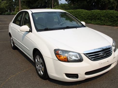 Used 2009 Kia Spectra EX FWD image 2