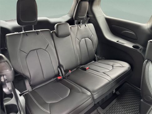 New 2026 Chrysler Voyager LX image 24